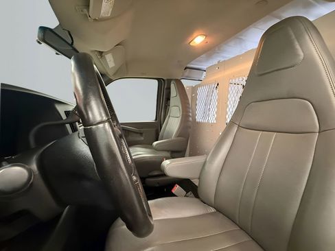 Used 2023 Chevrolet Express 3500 w/ Driver Convenience Package RWD image 10