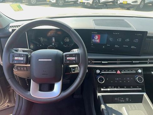 Used 2025 Hyundai Santa Fe SEL image 15