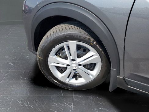 New 2025 Nissan Kicks Play S image 32