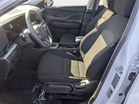 New 2026 Hyundai Kona SE image 4