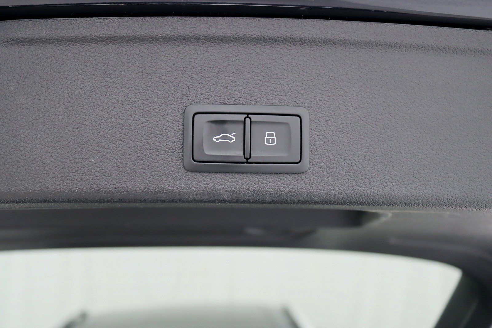 Used 2018 Audi A4 2.0T allroad Premium Plus AWD/4WD image 40