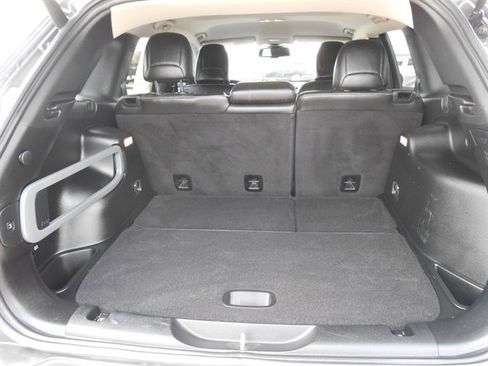 Used 2018 Jeep Cherokee Limited AWD/4WD image 5