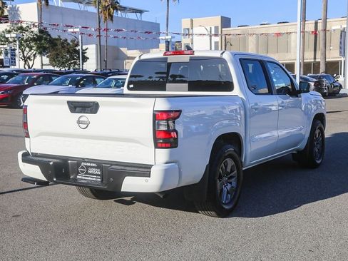 Used 2025 Nissan Frontier SV RWD image 8