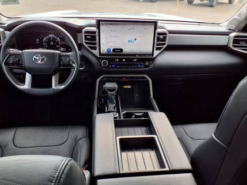 Used 2024 Toyota Tundra Limited image 11