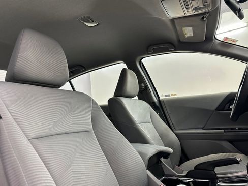 Used 2016 Honda Accord LX image 29