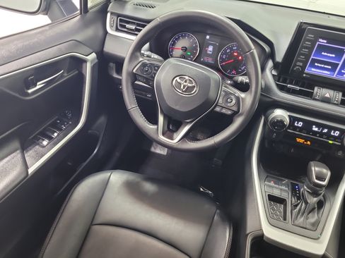 Used 2022 Toyota RAV4 XLE Premium FWD image 17