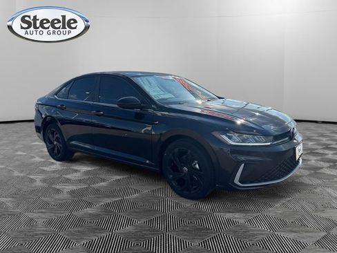 New 2026 Volkswagen Jetta SE FWD image 7