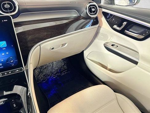 Used 2025 Mercedes-Benz GLC 300 image 21
