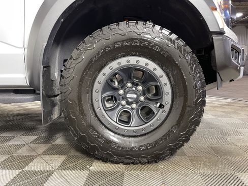 Used 2023 Ford F150 Raptor image 11