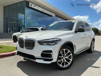 Used 2022 BMW X5 xDrive40i w/ Parking Assistance Package AWD/4WD video 1