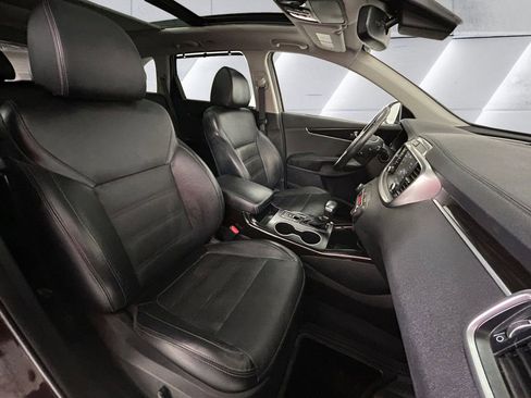 Used 2019 Kia Sorento EX w/ EX Touring Package image 14