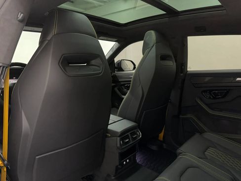 Used 2025 Lamborghini Urus SE AWD/4WD image 14