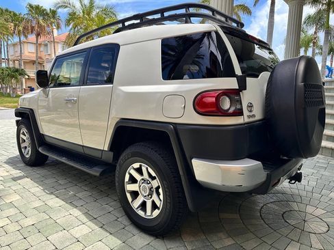 Used 2014 Toyota FJ Cruiser 4WD w/ Upgrade Package image 29
