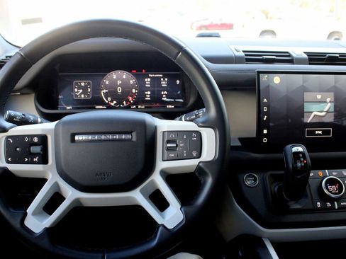 Used 2025 Land Rover Defender 110 S AWD/4WD image 37