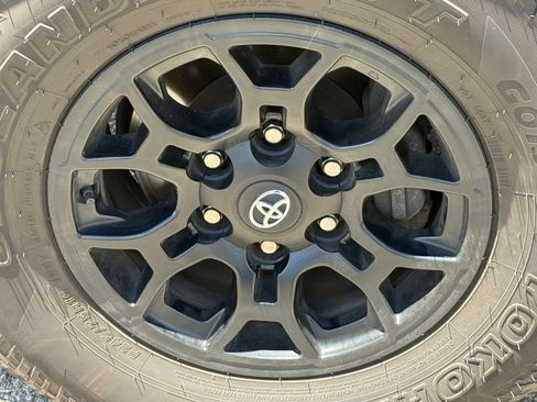Used 2021 Toyota Tacoma SR5 AWD/4WD image 41