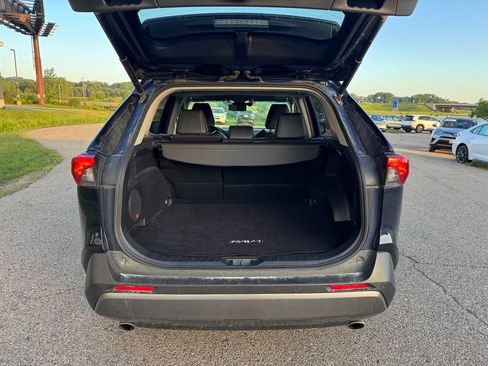 Certified 2019 Toyota RAV4 Limited w/ Limited Grade Weather Package AWD/4WD image 16