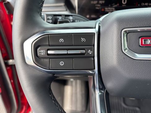 Used 2025 GMC Acadia Elevation w/ Elevation Premium Package AWD/4WD image 15