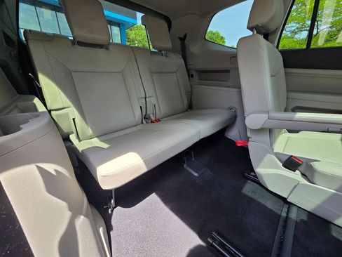 Used 2019 Volkswagen Atlas SE w/ Panoramic Sunroof Package AWD/4WD image 18
