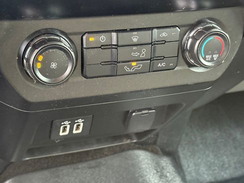 Used 2020 Ford F150 XLT image 22