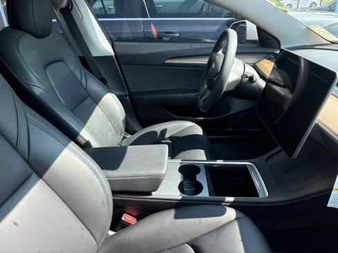 Used 2023 Tesla Model 3 Standard Range RWD image 3