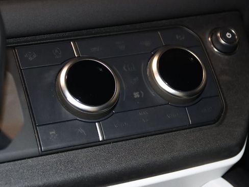 Used 2025 Land Rover Defender 110 S image 47