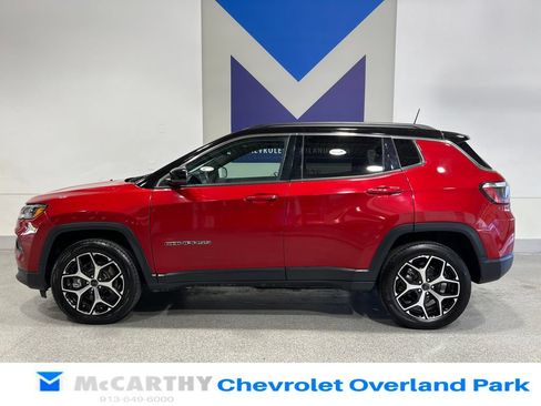 Used 2025 Jeep Compass Limited AWD/4WD image 8
