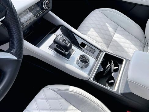 Used 2023 Mitsubishi Outlander SEL image 20