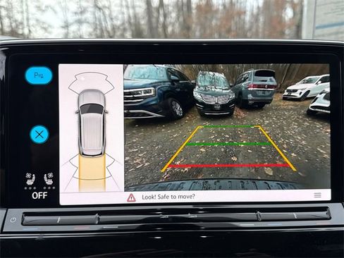 New 2026 Volkswagen Atlas SEL image 16