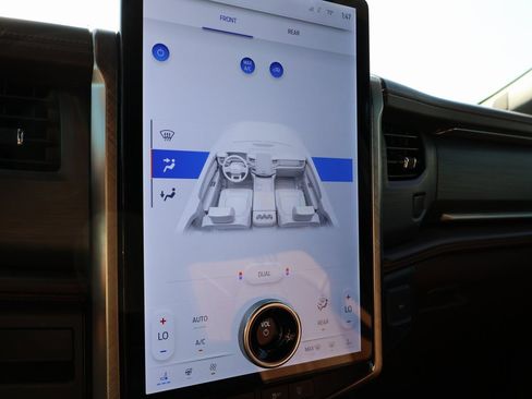 Used 2024 Ford Expedition King Ranch image 37