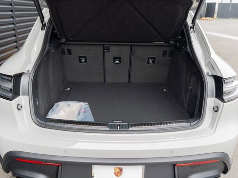 New 2026 Porsche Macan AWD/4WD image 35