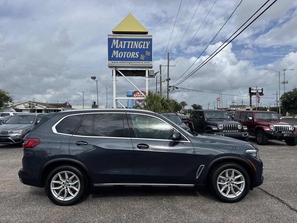 Used 2019 BMW X5 xDrive40i w/ Convenience Package AWD/4WD image 10