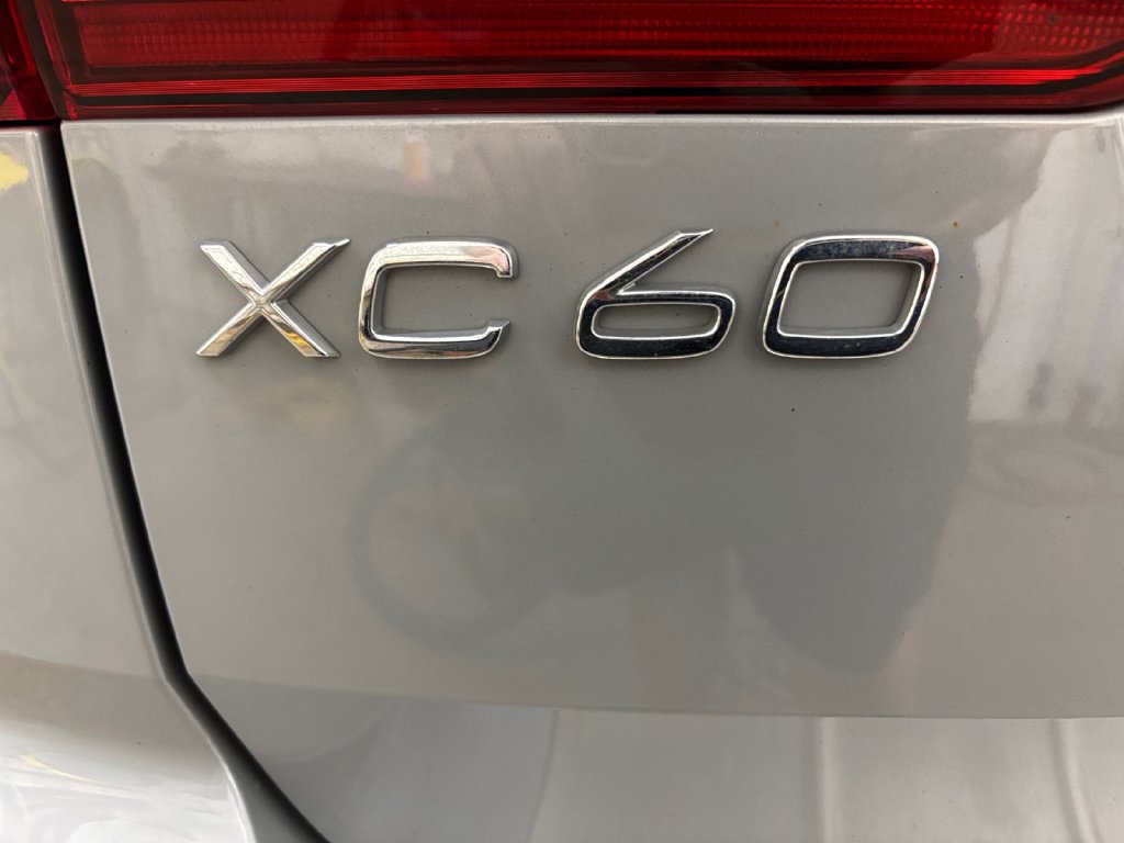 Certified 2024 Volvo XC60 B5 Ultimate w/ Protection Package Premier AWD/4WD image 35
