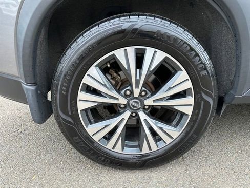 Used 2023 Nissan Rogue SV AWD/4WD image 23