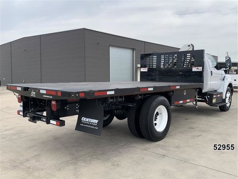 Used 2022 Ford F650 2WD Regular Cab Super Duty image 2