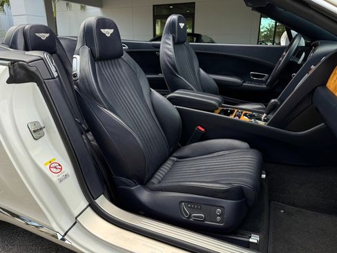 Used 2017 Bentley Continental GT image 33