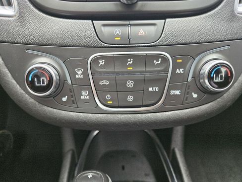 Used 2020 Chevrolet Malibu LT FWD image 22