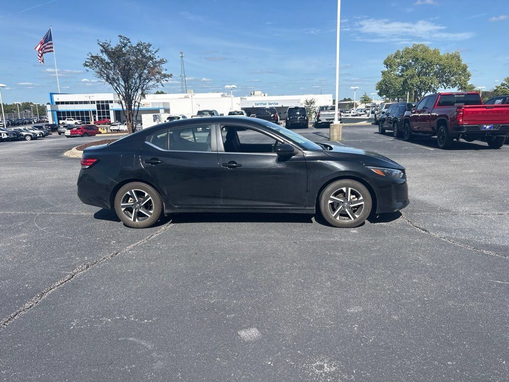 Used 2024 Nissan Sentra SV FWD image 2