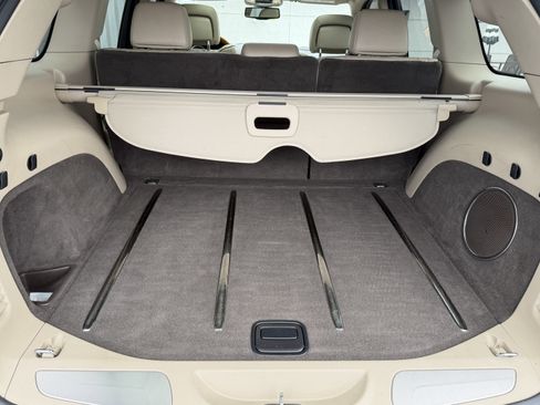 Used 2012 Jeep Grand Cherokee Overland image 11