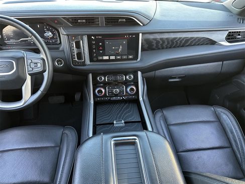 Used 2024 GMC Yukon Denali image 17