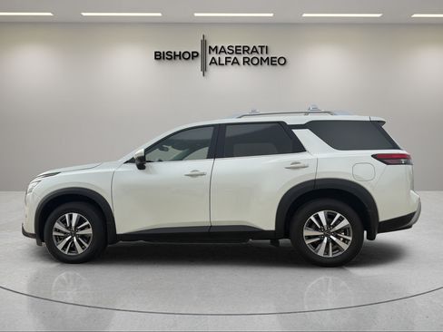 Used 2023 Nissan Pathfinder SL AWD/4WD image 3
