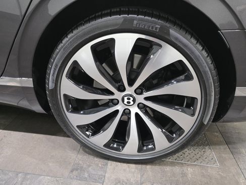 Used 2023 Bentley Flying Spur Azure image 14