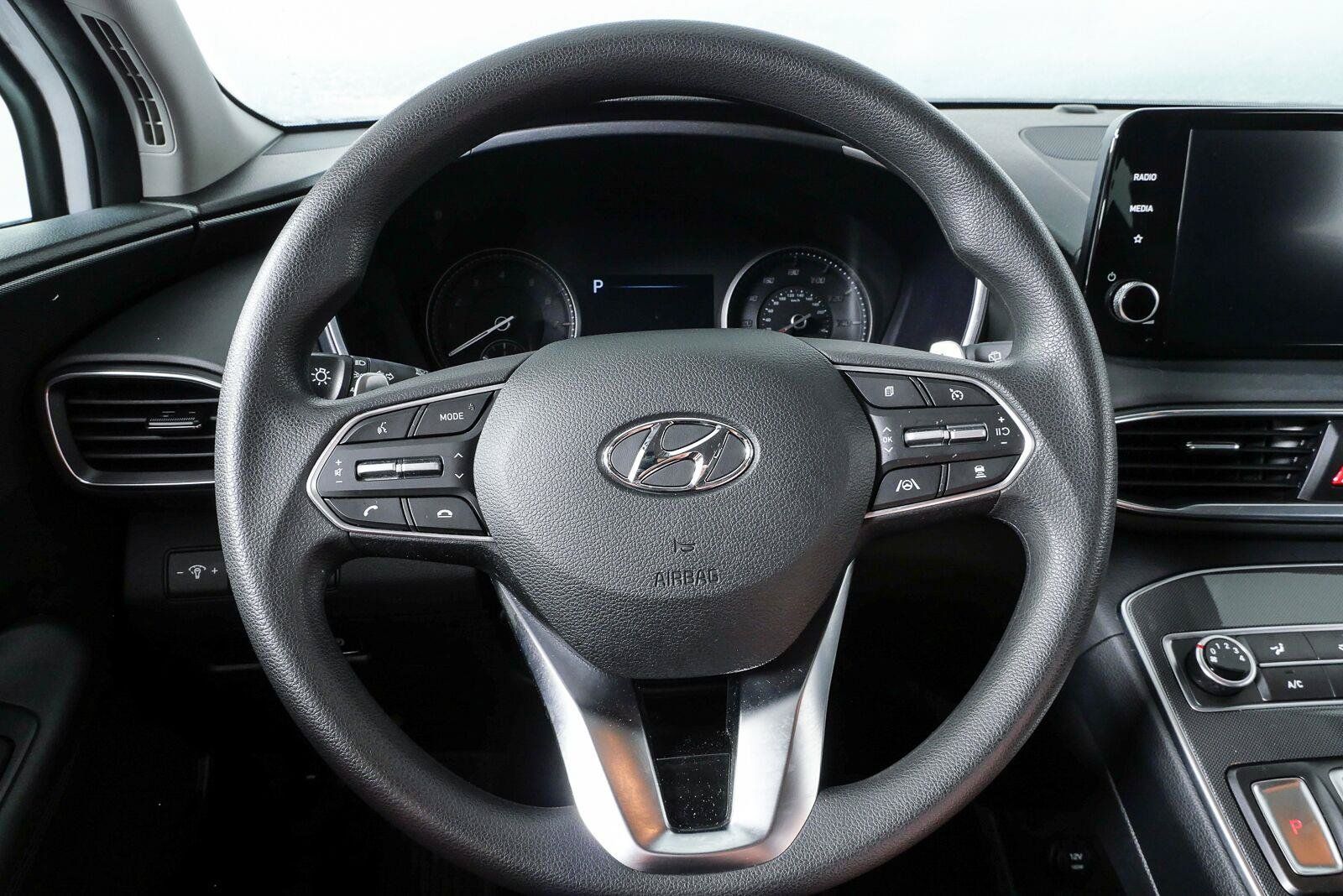 Used 2023 Hyundai Santa Fe SE FWD image 9