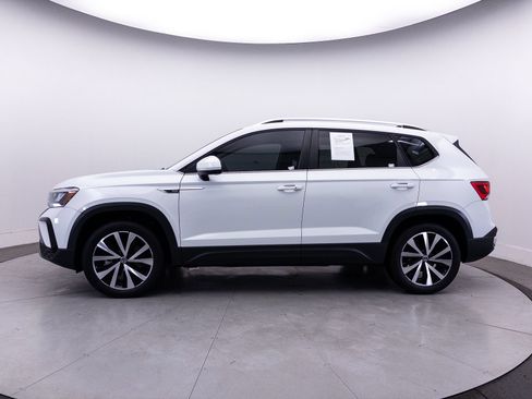 Used 2022 Volkswagen Taos SE FWD image 42