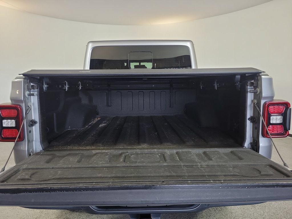Used 2020 Jeep Gladiator Overland AWD/4WD image 24