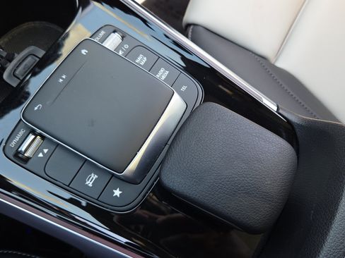 Certified 2023 Mercedes-Benz GLB 250 image 35