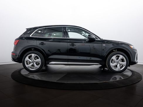 Certified 2025 Audi Q5 2.0T Premium Plus w/ Premium Plus Package image 3