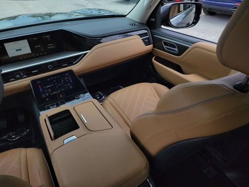 Used 2025 INFINITI QX80 Luxe AWD/4WD image 21