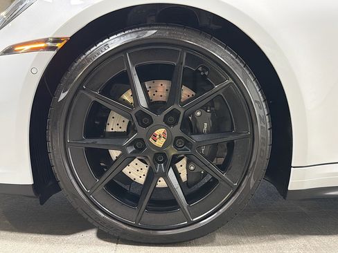 Used 2025 Porsche 911 Carrera image 38