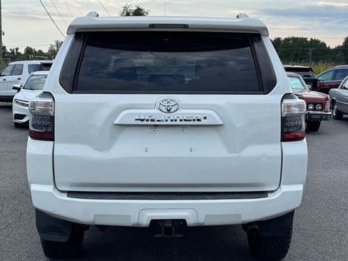 Used 2014 Toyota 4Runner SR5 AWD/4WD image 6