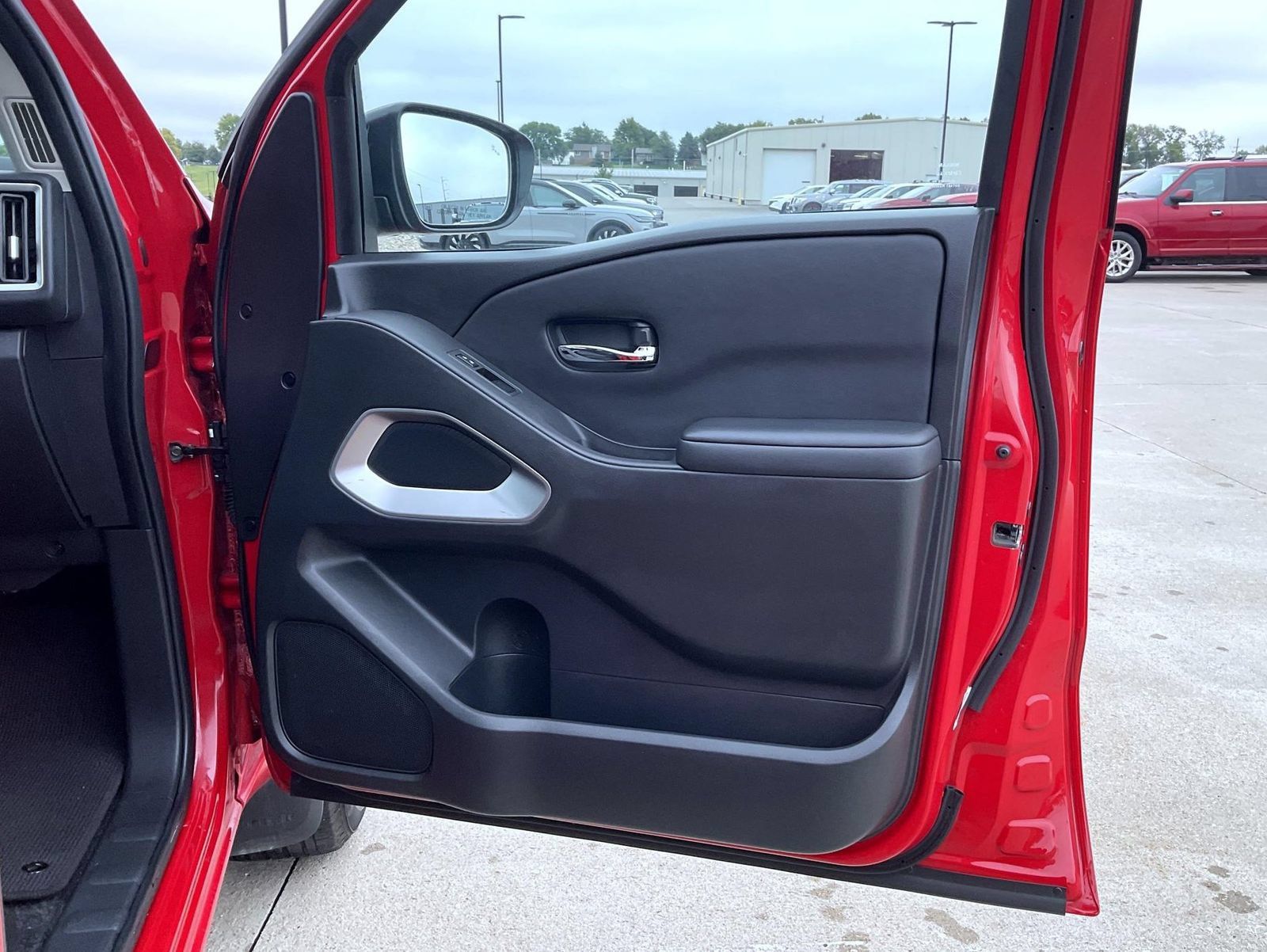 Certified 2025 Nissan Frontier SV w/ SV Convenience Package AWD/4WD image 17